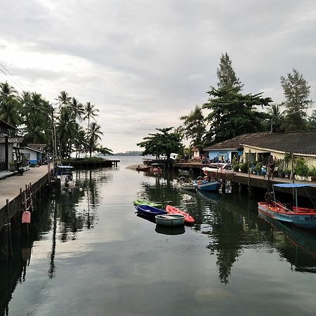 Ban Raw Homestay Ko Kut Exteriör bild