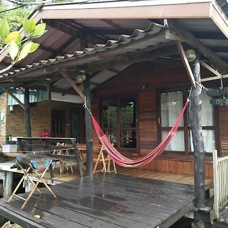 Ban Raw Homestay Ko Kut Exteriör bild