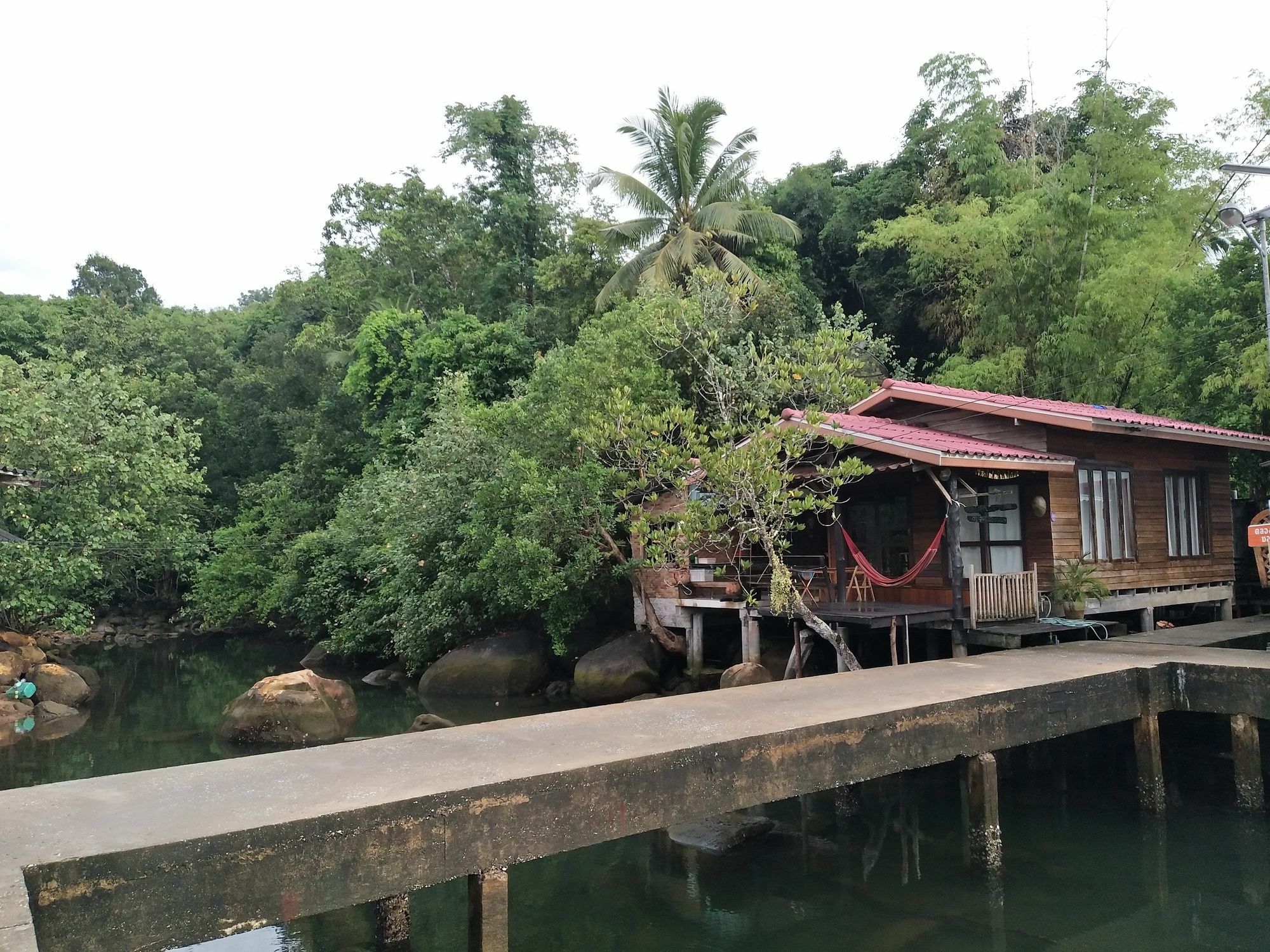 Ban Raw Homestay Ko Kut Exteriör bild